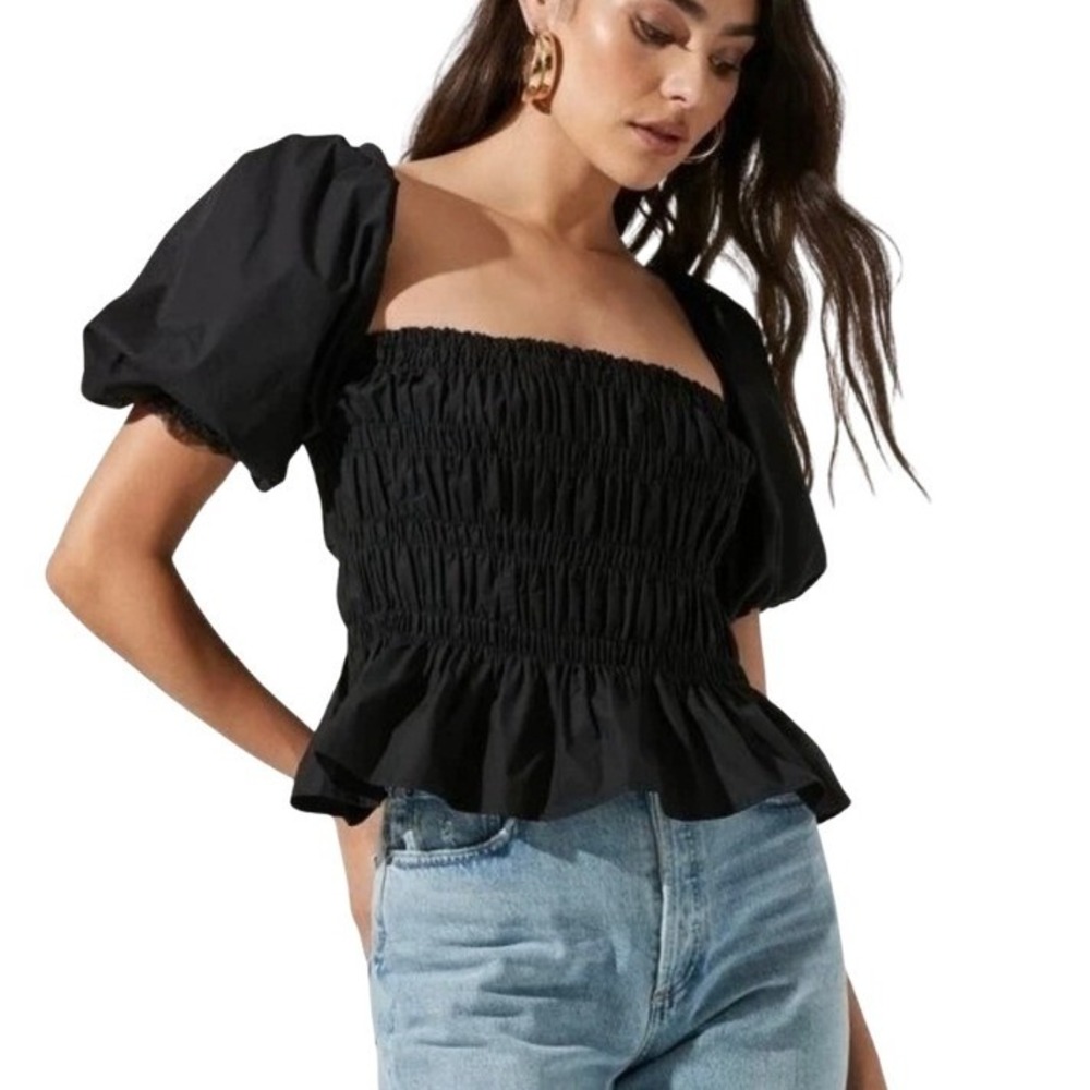 ASTR The Label Black Smocked Puff Sleeve Peplum Top Square Neck ‎ Sz L Coquette